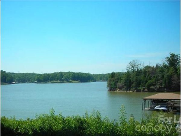 13822 Queens Harbor Road, Unit D, Charlotte, NC 28278