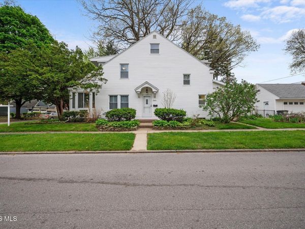2601 Portsmouth Avenue, Toledo, OH 43613
