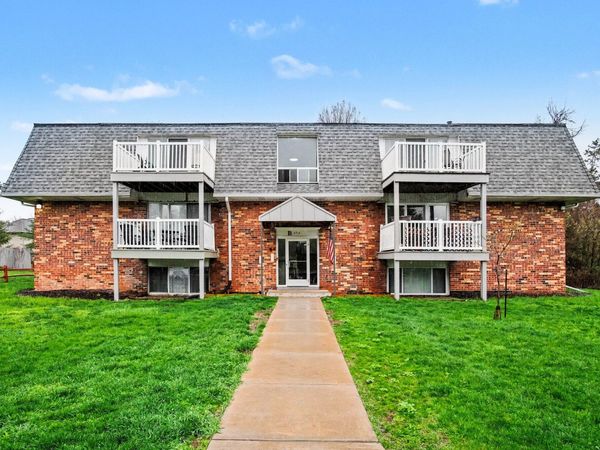6712 Cascade Road SE, Unit 15, Grand Rapids, MI 49546