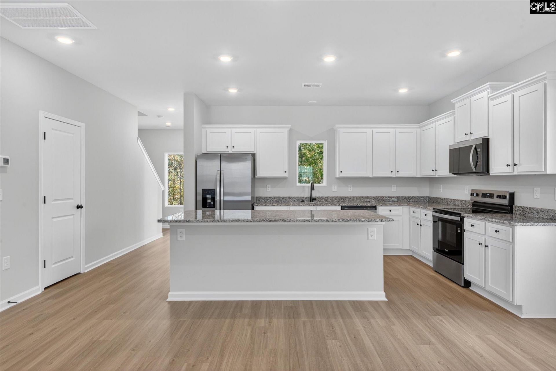 2017 Crimson Glow Court  Photo 4