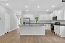 2017 Crimson Glow Court  photo 4