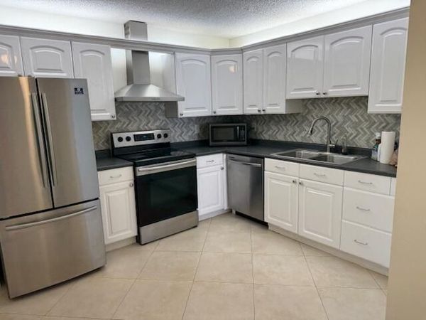 9256 Sabal Ridge Circle, Unit D, Boca Raton, FL 33428