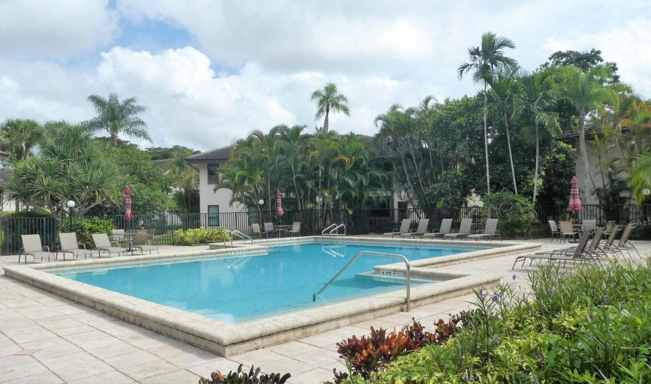 9256 Sabal Ridge Circle, Unit D, Boca Raton, FL 33428 Photo