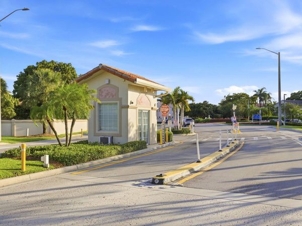 3135 Sunset Circle, Margate, FL 33063