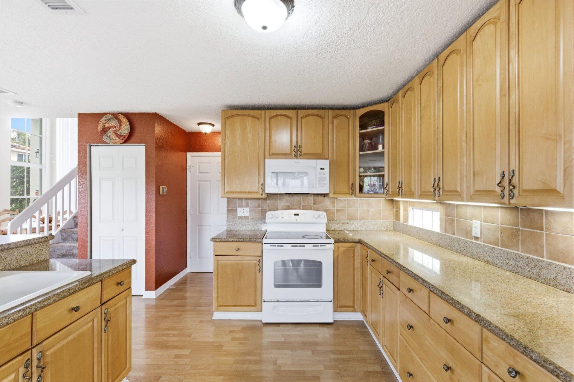 3135 Sunset Circle, Margate, FL 33063 Photo