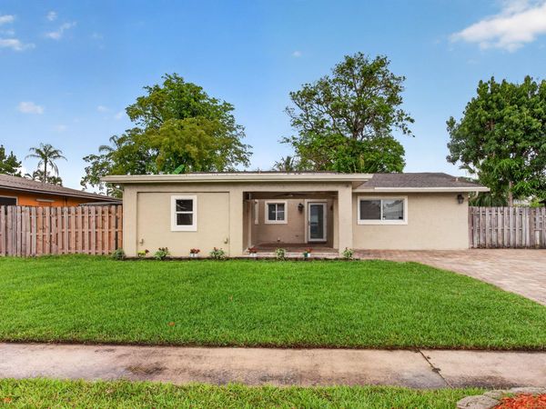 8122 NW 73rd Avenue, Tamarac, FL 33321