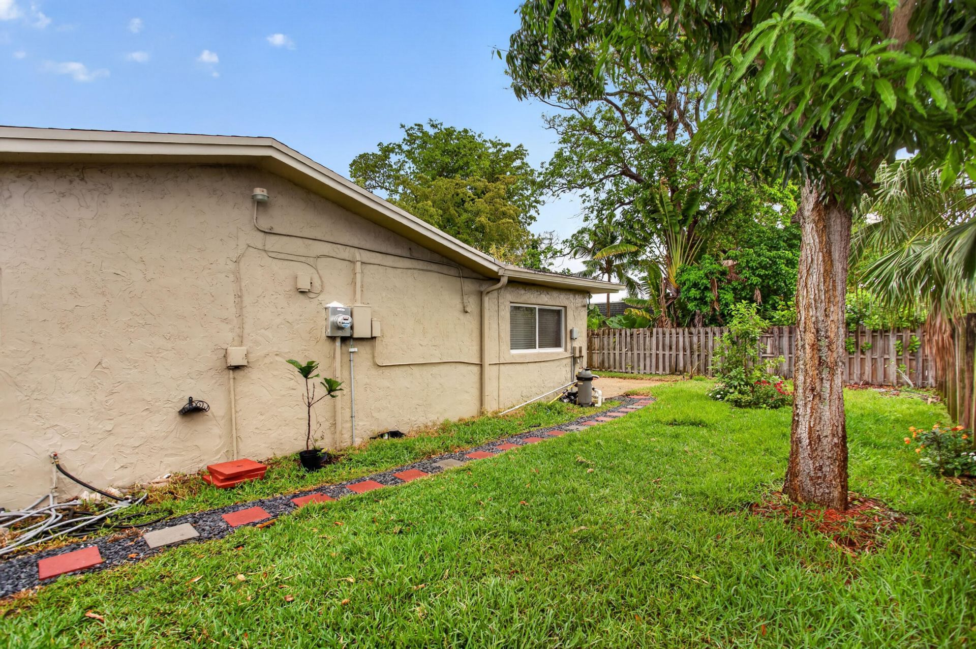 8122 NW 73rd Avenue, Tamarac, FL 33321 Photo
