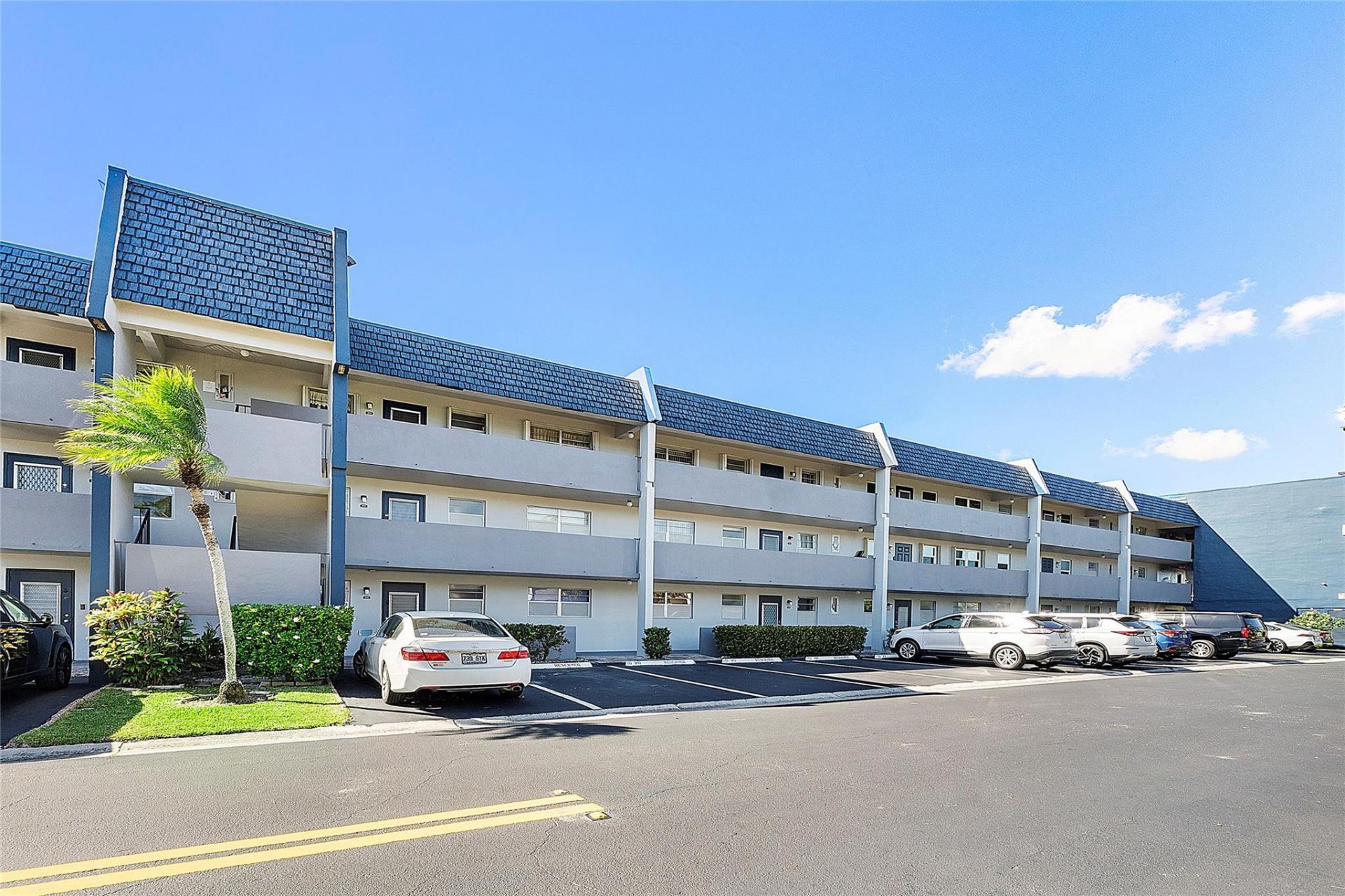 7847 Golf Circle Drive, Unit 211, Margate, FL 33063 Photo