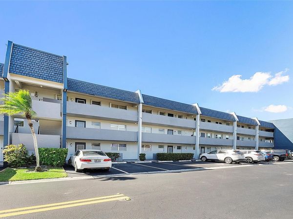 7847 Golf Circle Drive, Unit 211, Margate, FL 33063