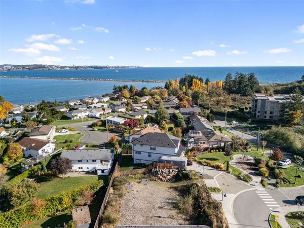 284 Seafield Rd , Colwood, BC V9C 0R1