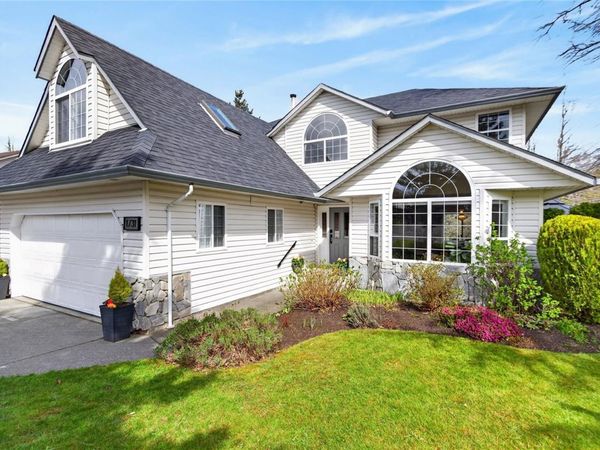 1731 Valley View Dr , Courtenay, BC V9N 9A8