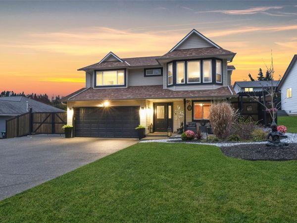 1866 Hawk Dr , Courtenay, BC V9N 8Y8