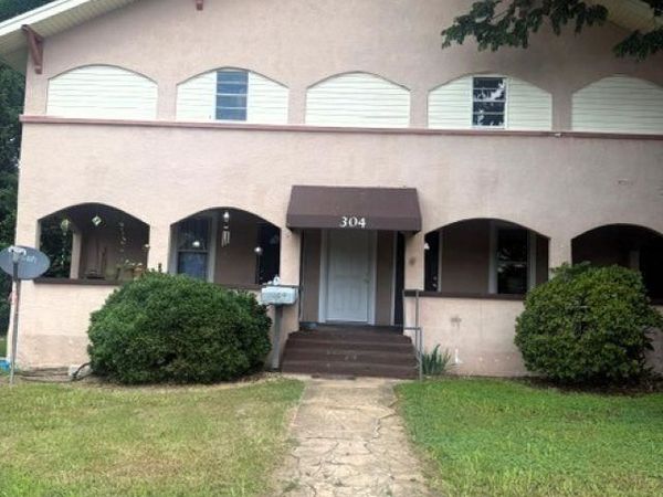 304 3rd St, Tuscumbia, AL 35674