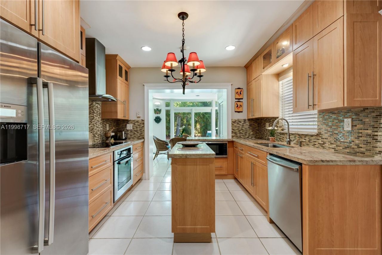 9830 SW 69th Ave , Pinecrest, FL 33156 Photo