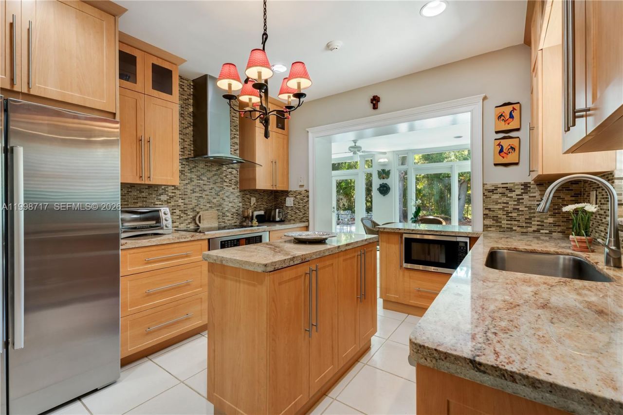 9830 SW 69th Ave , Pinecrest, FL 33156 Photo