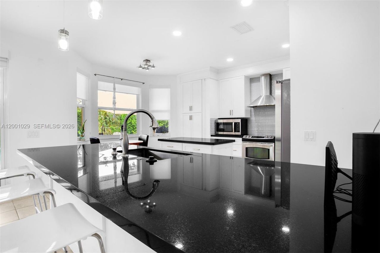 4467 Fox Glove Ln, Weston, FL 33331 Photo