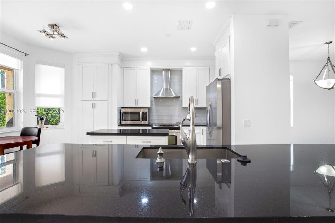 4467 Fox Glove Ln, Weston, FL 33331 Photo