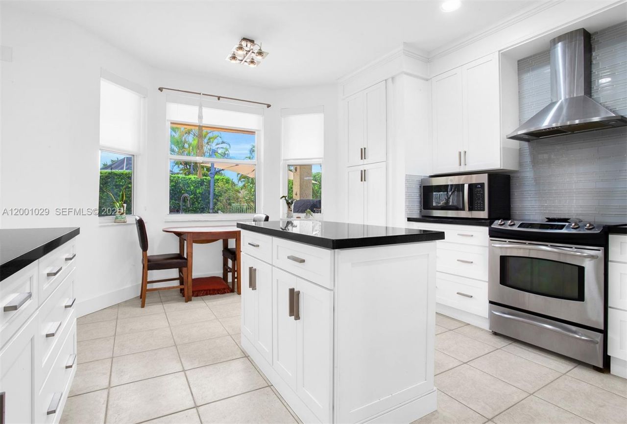 4467 Fox Glove Ln, Weston, FL 33331 Photo