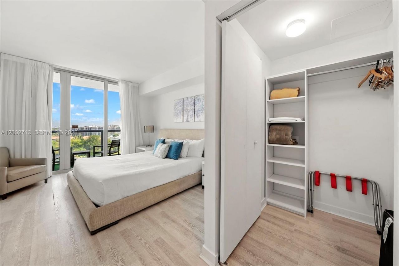 2602 E Hallandale Beach Blvd , Unit R1104, Hallandale Beach, FL 33009 Photo