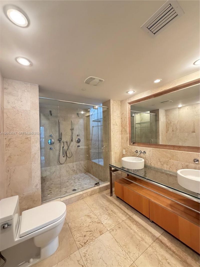 6000 Collins Ave , Unit 313, Miami Beach, FL 33140 Photo