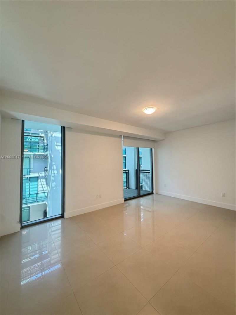6000 Collins Ave , Unit 313, Miami Beach, FL 33140 Photo