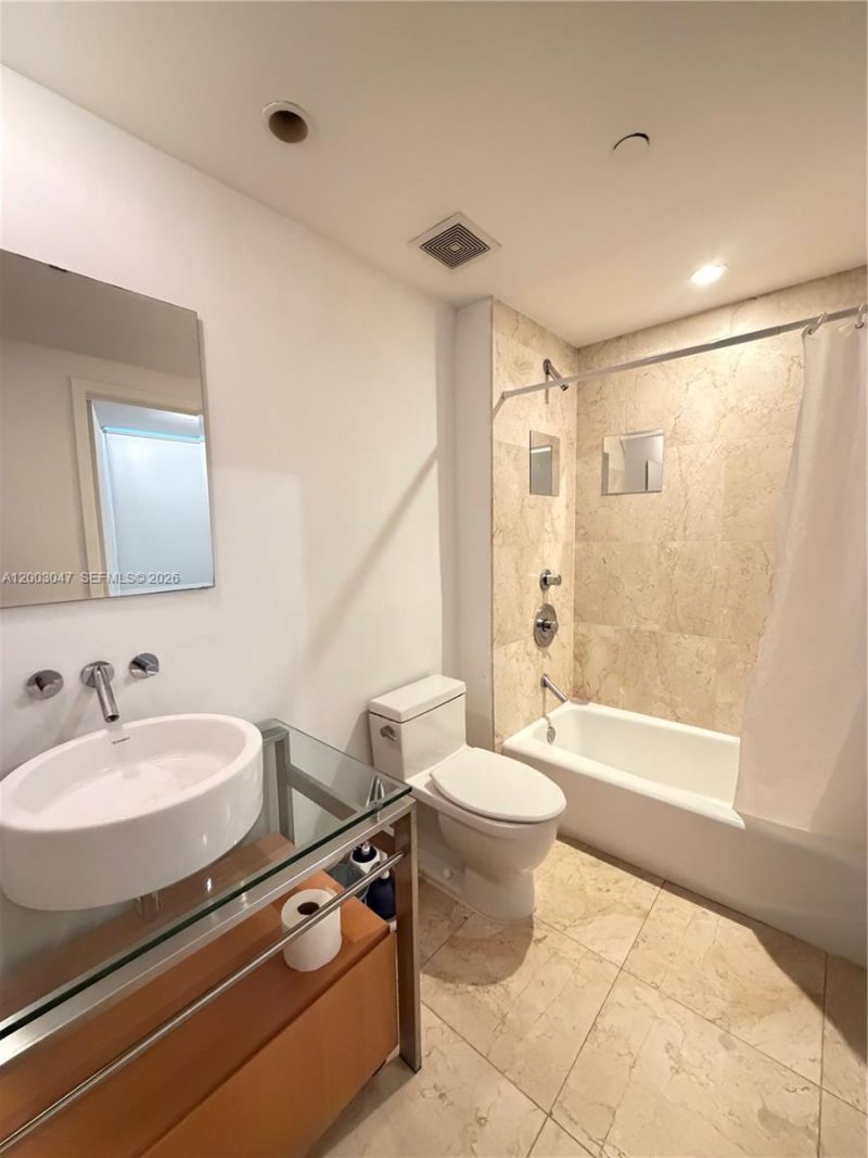 6000 Collins Ave , Unit 313, Miami Beach, FL 33140 Photo