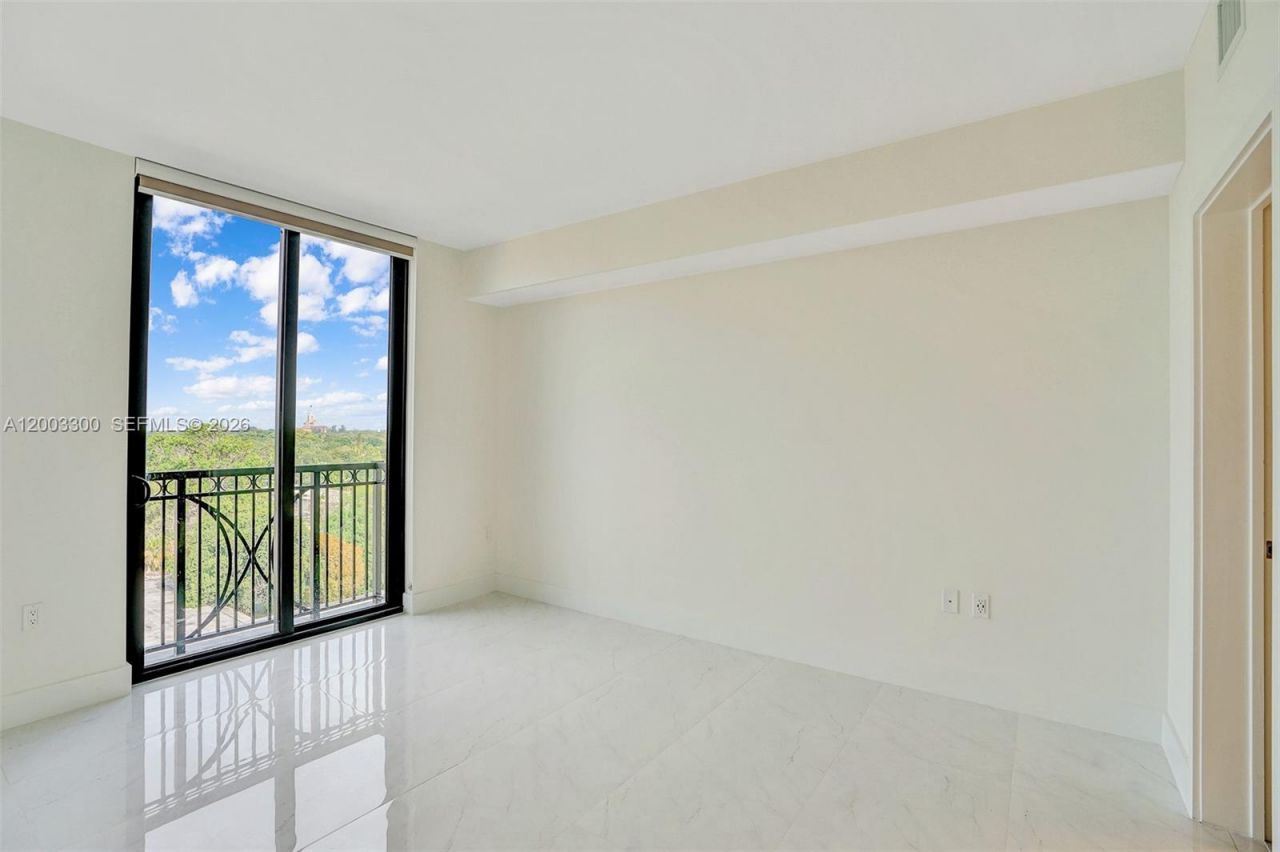 301 Altara Ave, Unit 821, Coral Gables, FL 33146 Photo