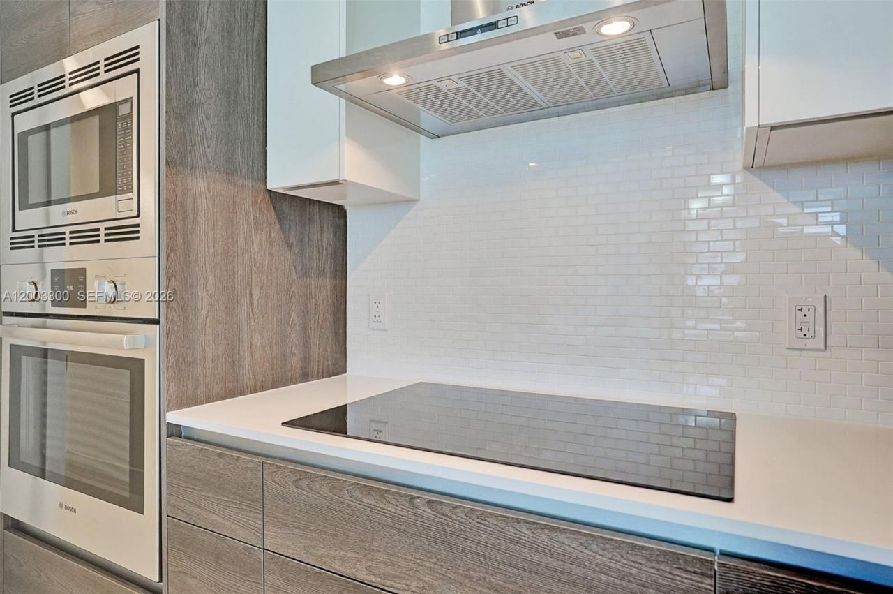 301 Altara Ave, Unit 821, Coral Gables, FL 33146 Photo