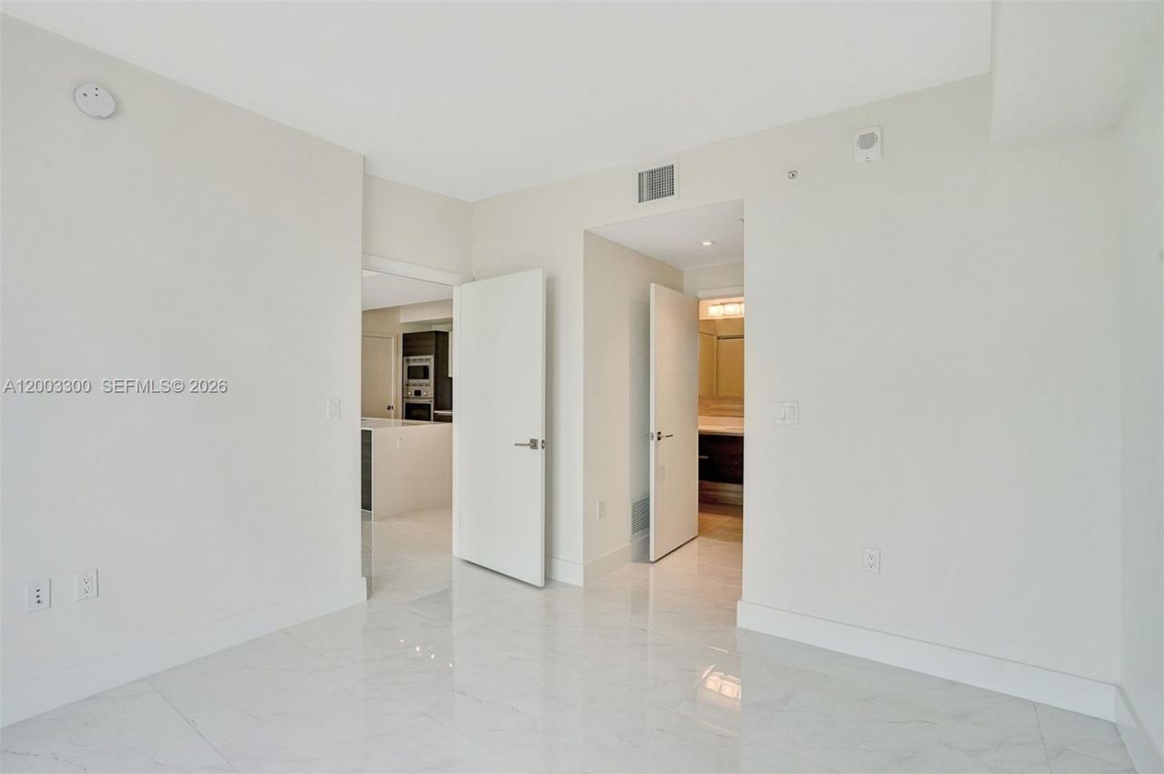 301 Altara Ave, Unit 821, Coral Gables, FL 33146 Photo