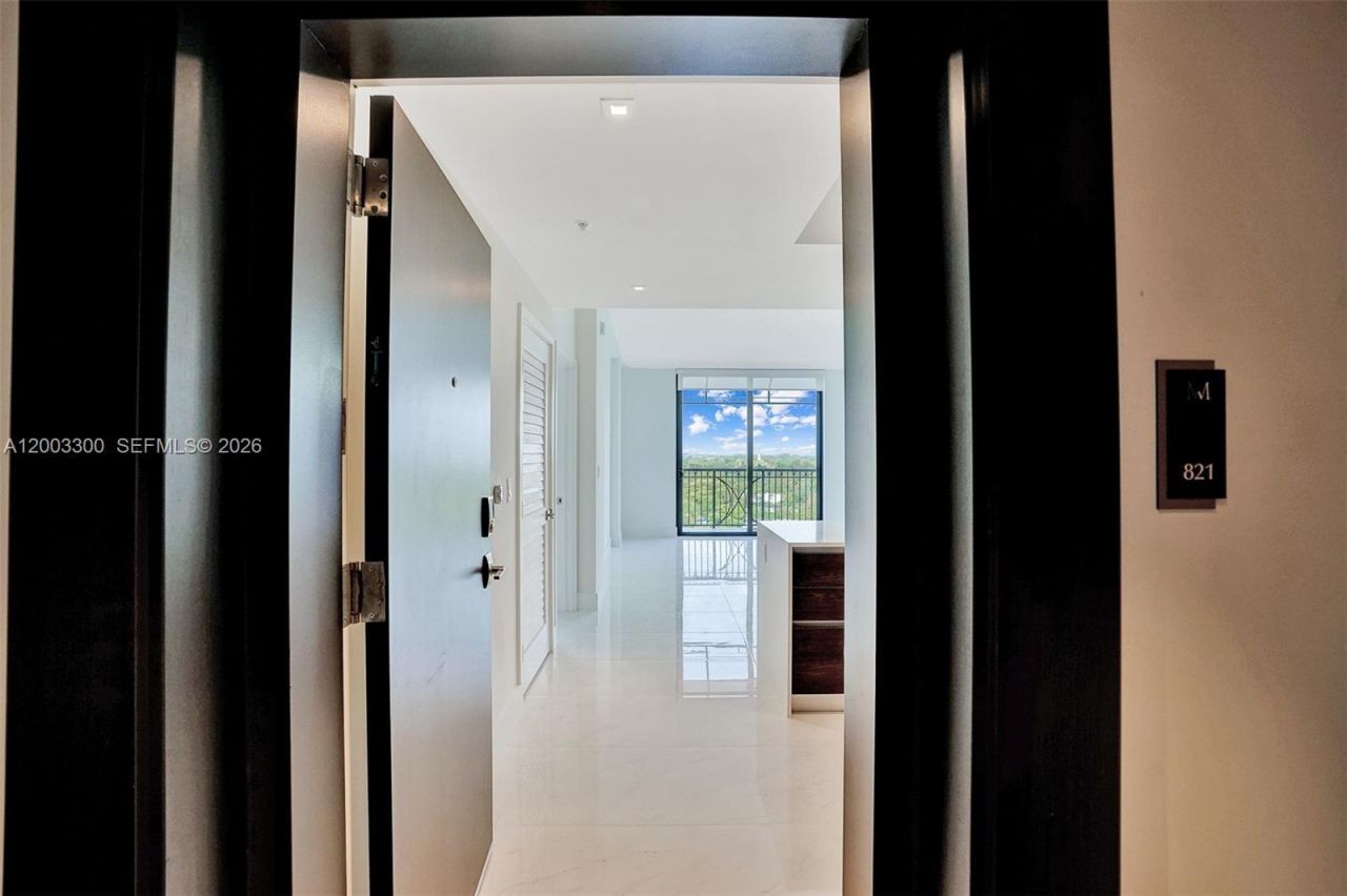 301 Altara Ave, Unit 821, Coral Gables, FL 33146 Photo