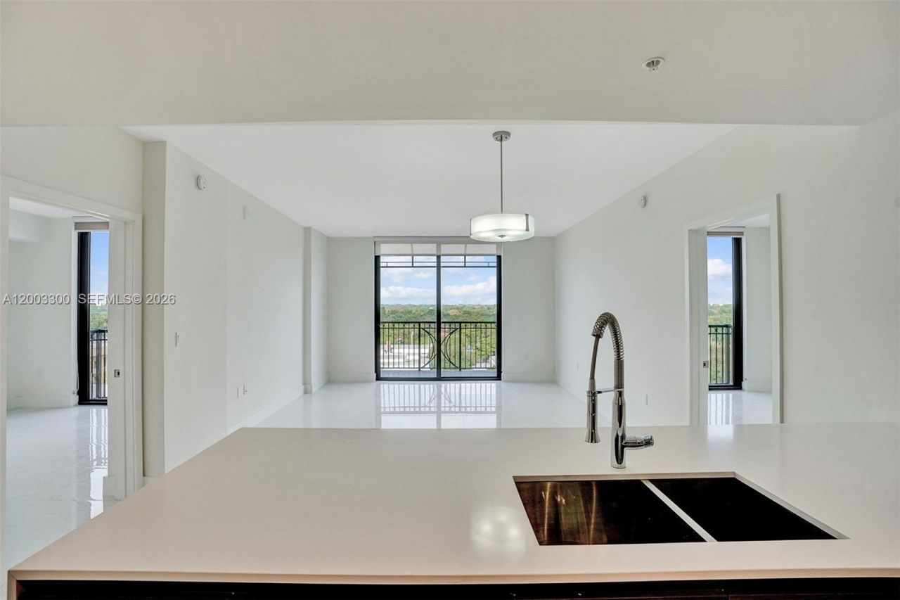 301 Altara Ave, Unit 821, Coral Gables, FL 33146 Photo