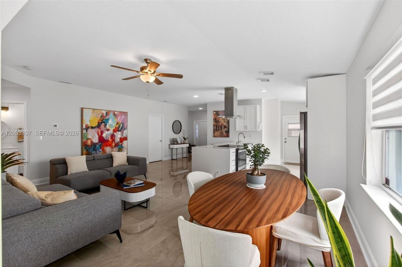 31 E Bentwater Cir, Boynton Beach, FL 33426 Photo