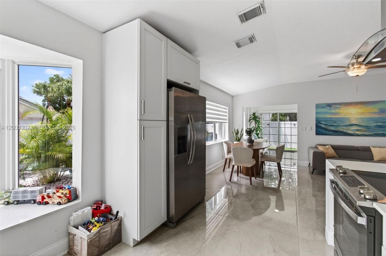 31 E Bentwater Cir, Boynton Beach, FL 33426 Photo