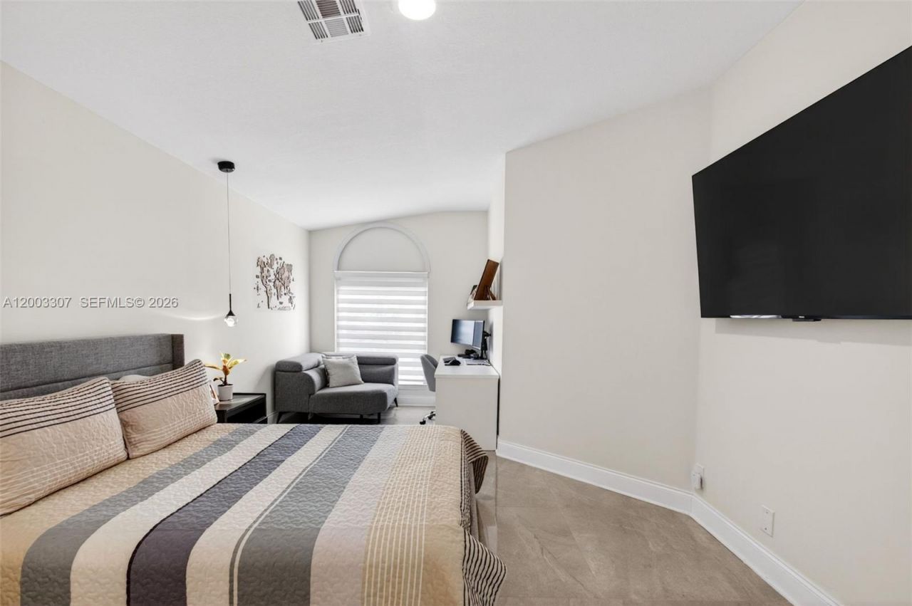 31 E Bentwater Cir, Boynton Beach, FL 33426 Photo