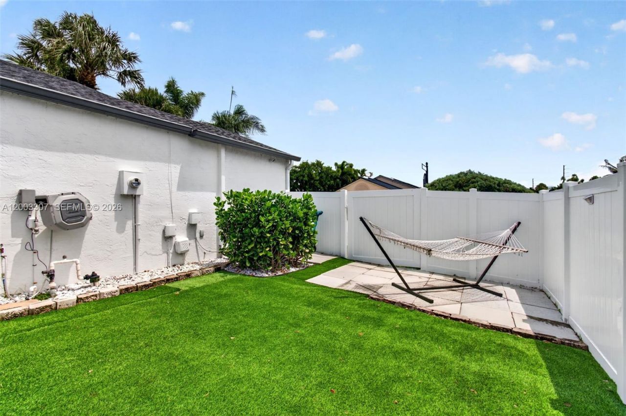 31 E Bentwater Cir, Boynton Beach, FL 33426 Photo