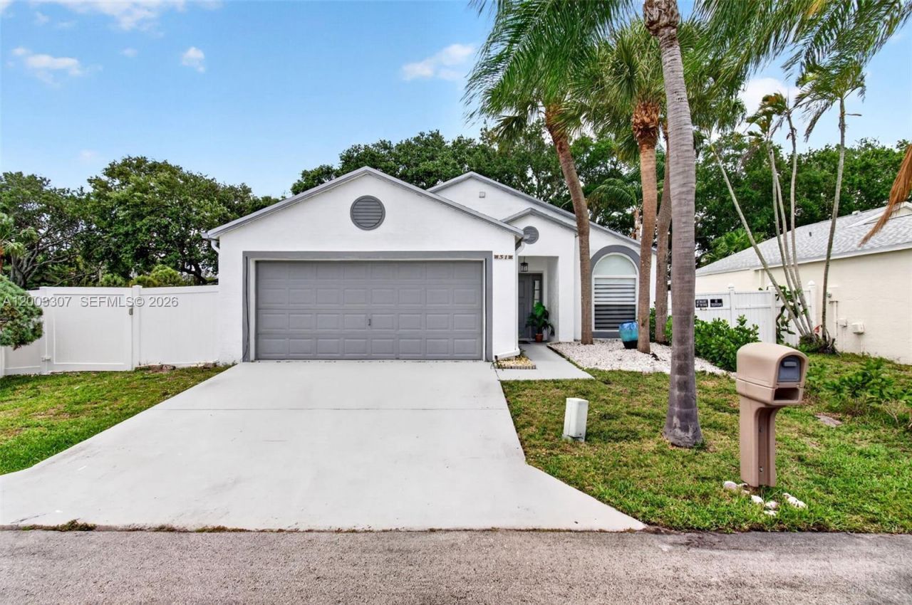 31 E Bentwater Cir, Boynton Beach, FL 33426 Photo