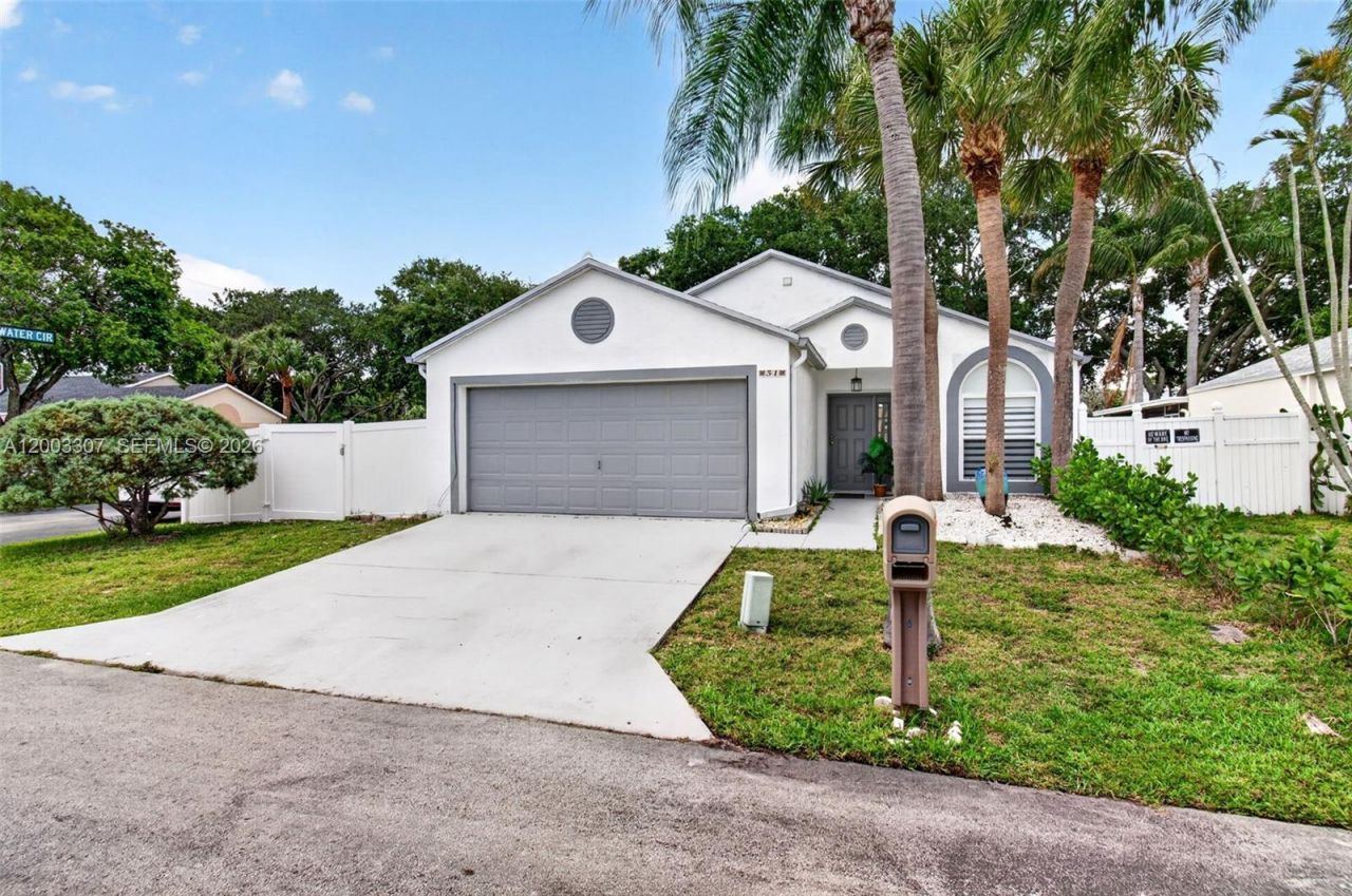 31 E Bentwater Cir, Boynton Beach, FL 33426 Photo