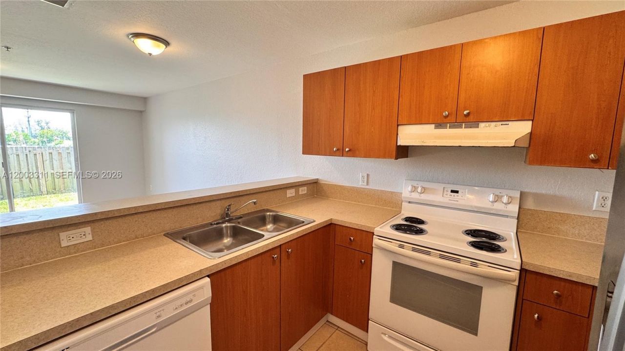 14226 NW 17th Ave , Unit 14226, Opa Locka, FL 33054 Photo