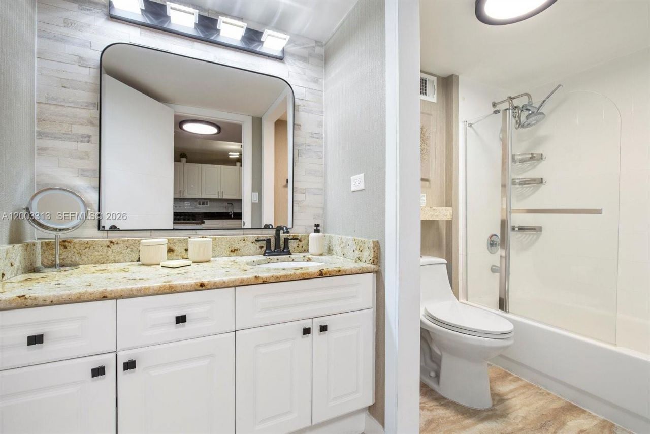 2301 Collins Ave , Unit 421, Miami Beach, FL 33139 Photo