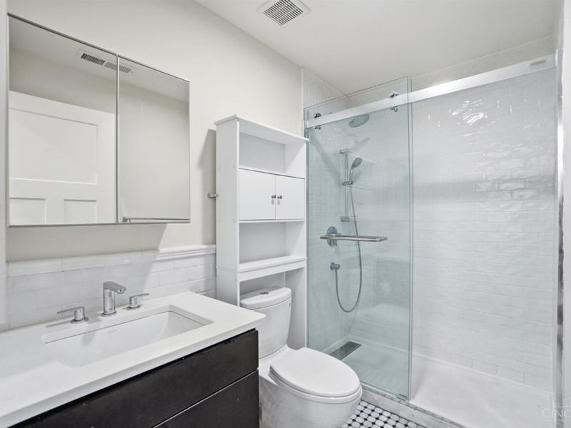 433 Clark Street, Unit B, Cincinnati, OH 45203 Photo 14