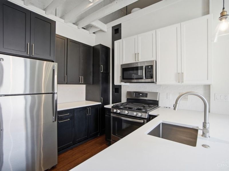 433 Clark Street, Unit B, Cincinnati, OH 45203 Photo 9