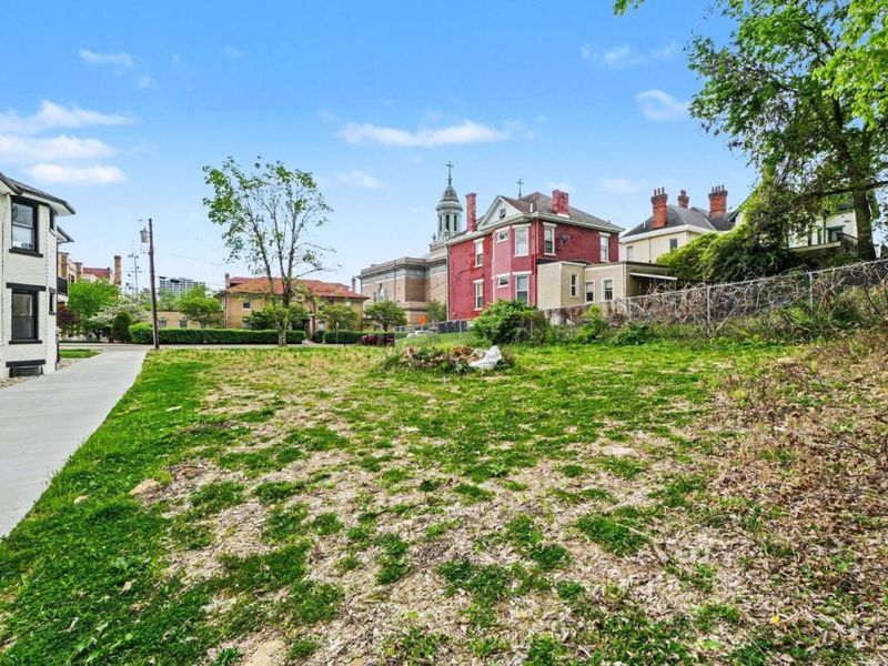 815 Hawthorne Avenue, Cincinnati, OH 45205 Photo 11