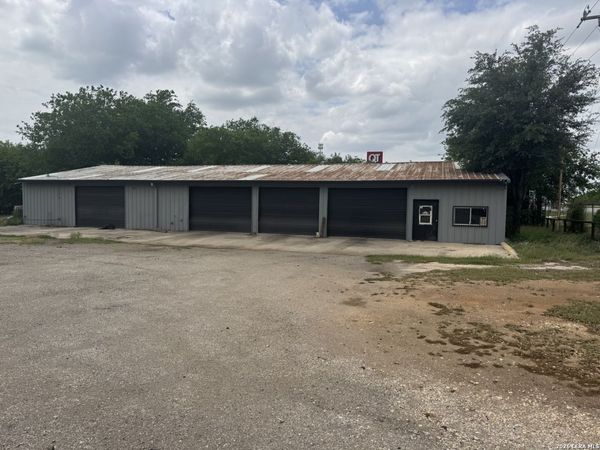 11211 S US Highway 181, San Antonio, TX 78223