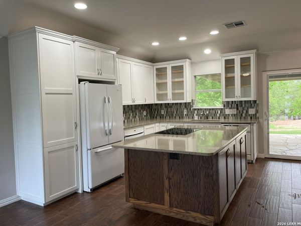 10114 THOMAS LN, Dripping Springs, TX 78620