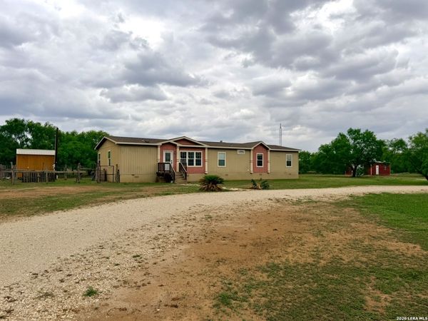 8824 W Fm 140, Charlotte, TX 78011