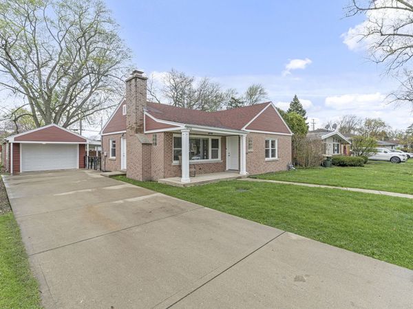 8926 Menard Avenue , Morton Grove, IL 60053