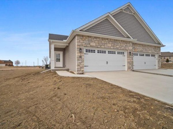 13 Stone Mill Court , Bloomington, IL 61705