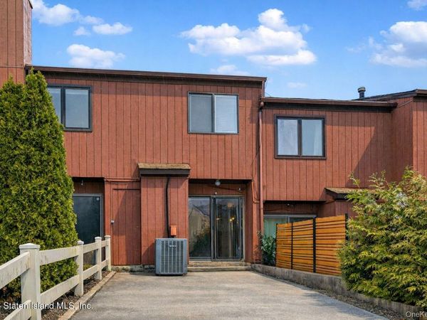 31 Stonegate Drive , Staten Island, NY 10304