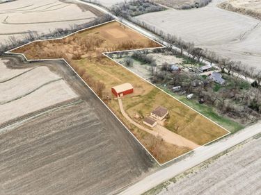 1060 County Road 21, Bennington, NE 68007