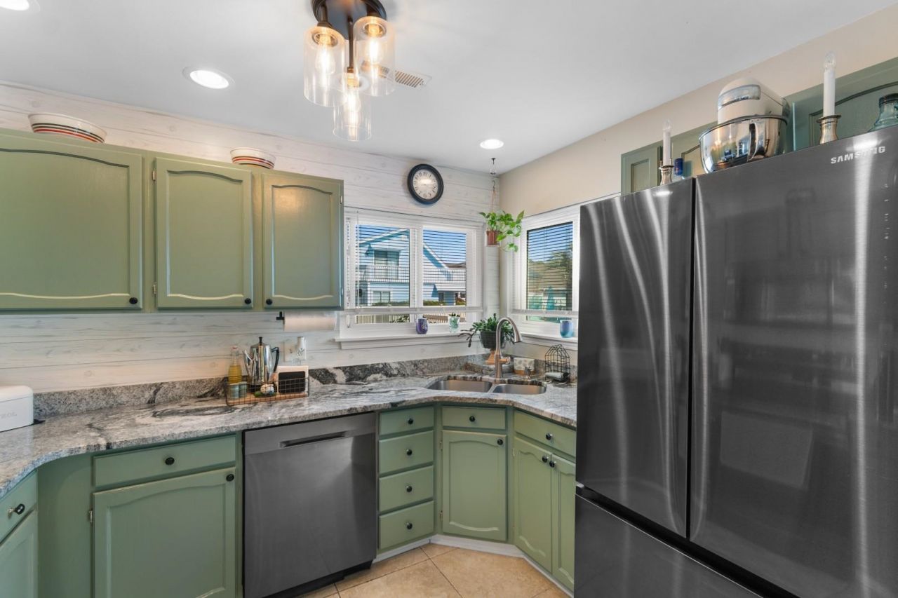 704 43rd Ave. S  Photo 6